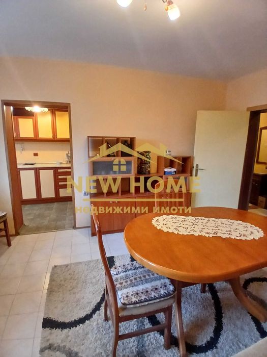 Светъл, слънчев, топъл апартамент под наем.