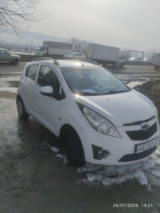 Avtomobil Chevrolet Spark