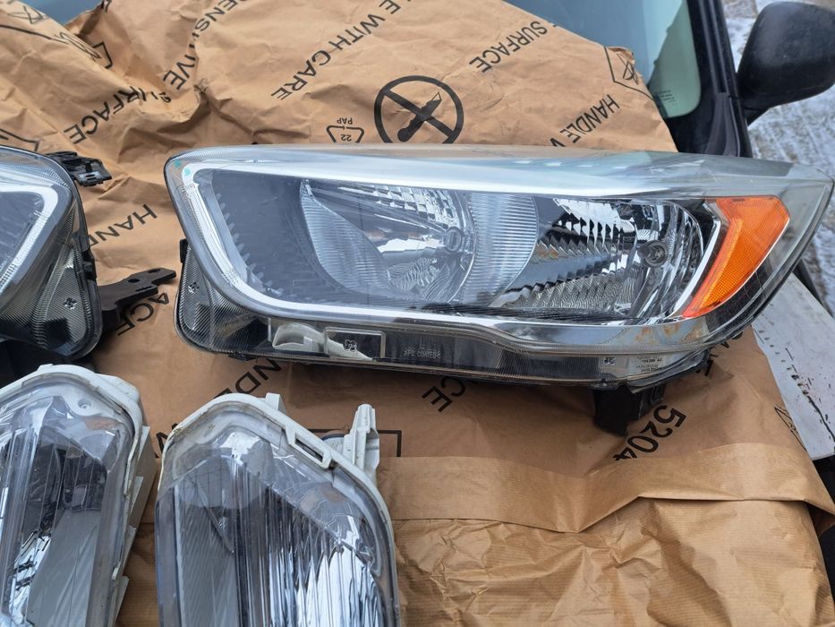 Faruri și Proiectoare Ford kuga 2017 2018 2019
