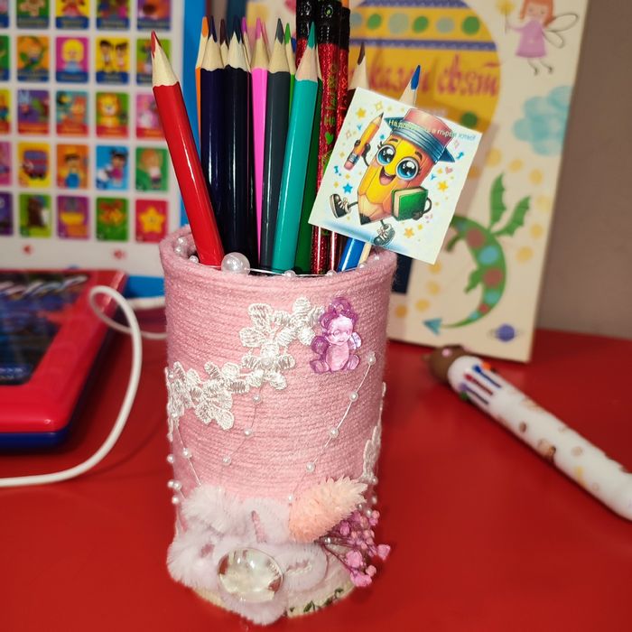 Моливници/табелки и чантички с цветя