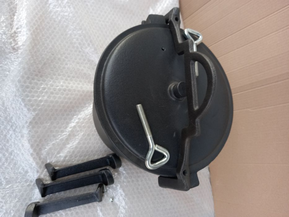 Ceaun vânătoresc din fontă pura 10 L Ofertă 329 lei