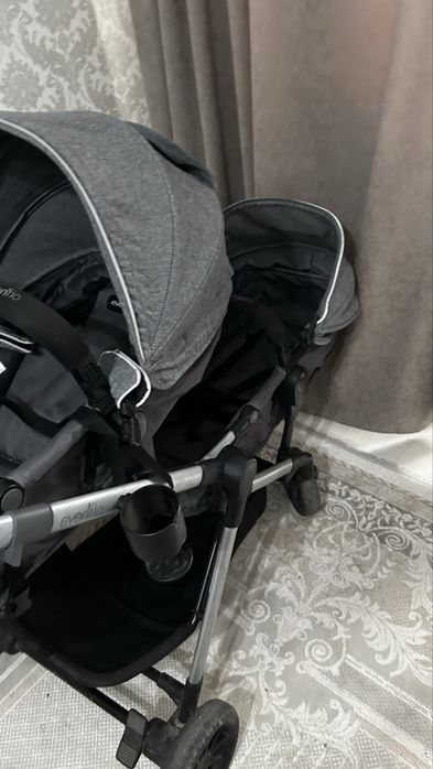 Детская коляска Evenflo Pivot Xpand для двойни