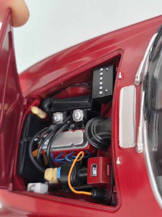 Macheta Auto Colectie 1/18 Revell Volvo P1800 S