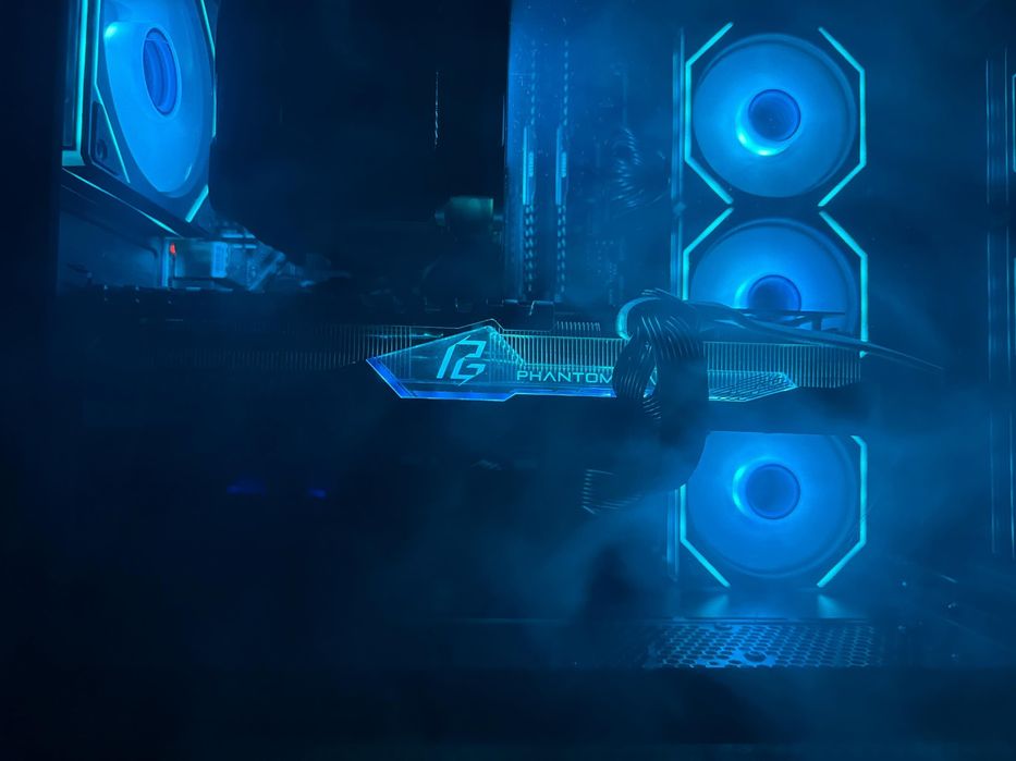 Геймърски компютър Ryzen 5 5600X & rx7800xt 16 GB