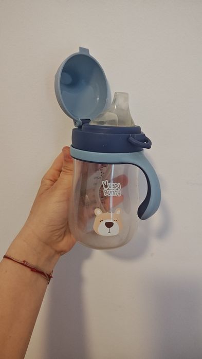 Sticle apa bebeluși