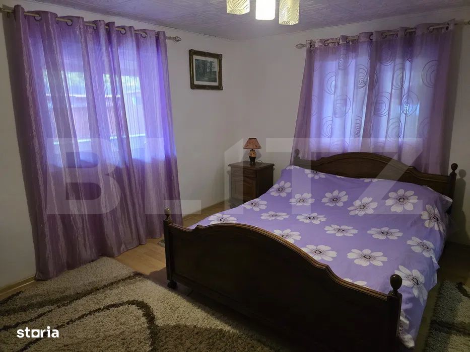 Casa cu 3 camere, 70 mp, teren 1.400 mp, anexe, zona Faragau
