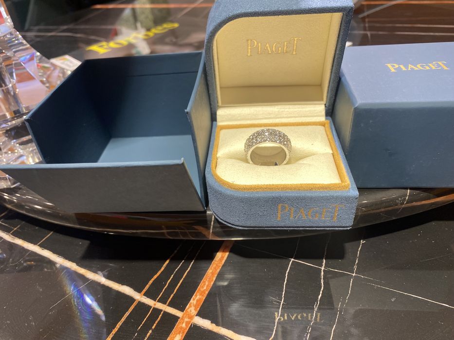 Piaget золотое кольцо с бриллиантами
