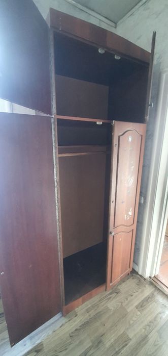 2 шкафа для вещей