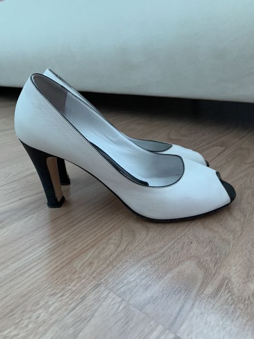 Белые туфли