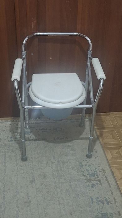 Санитарный.   стул