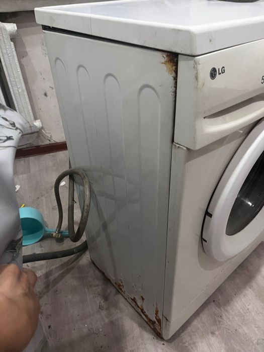 Продам стиральную машину LG