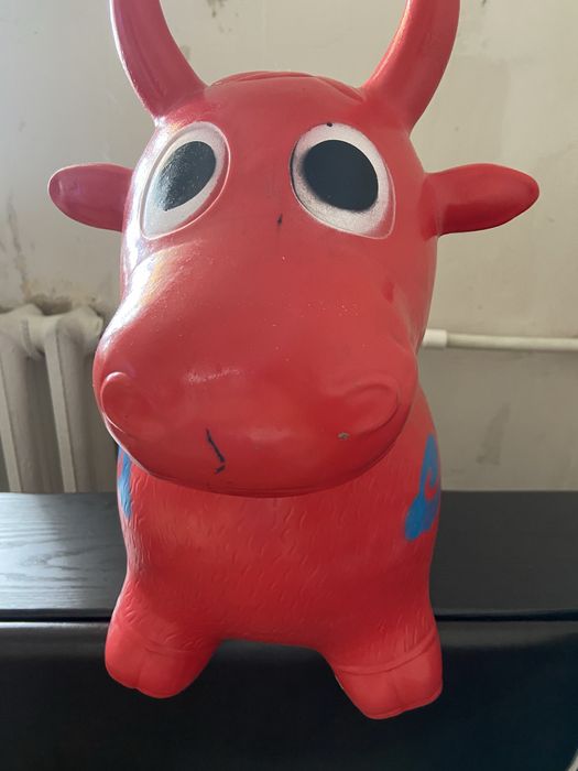 Детский прыгун теленок