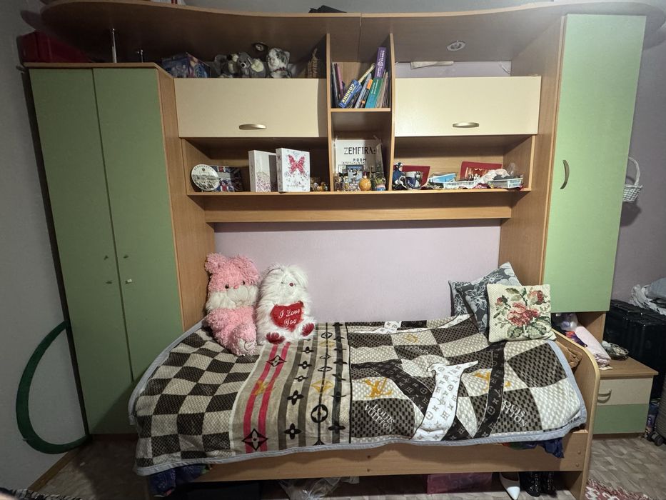 Спальный гарнитур