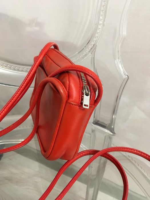 COS чанта естествена кожа в червено