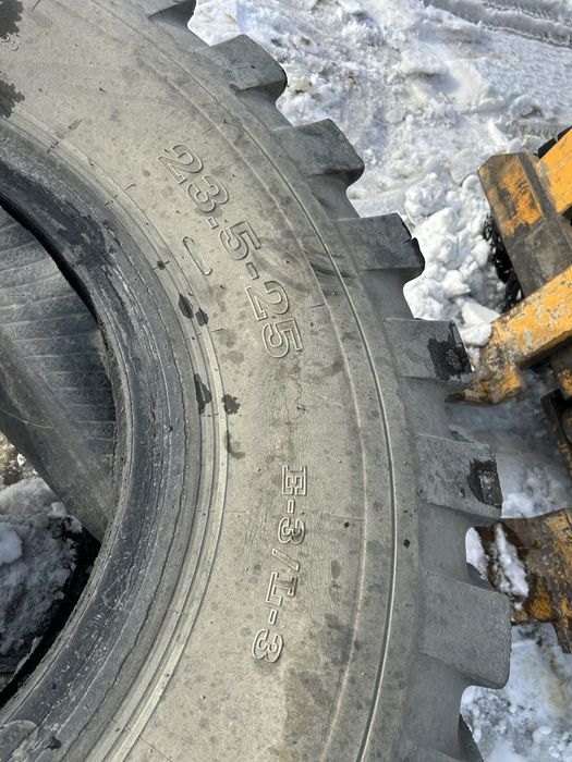 Продам резину на погрузчик цена 35000