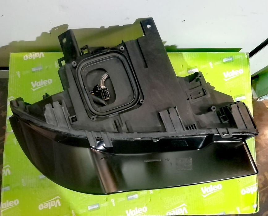 Фар Фарове за БМВ Х3 Е83 / BMW X3 E83 Dynamic - Xenon Facelift.