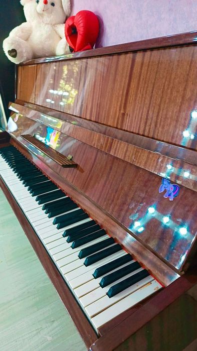 Продам свою пианино