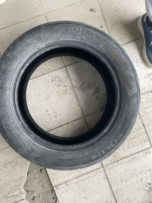 Продам резину 215/55/17