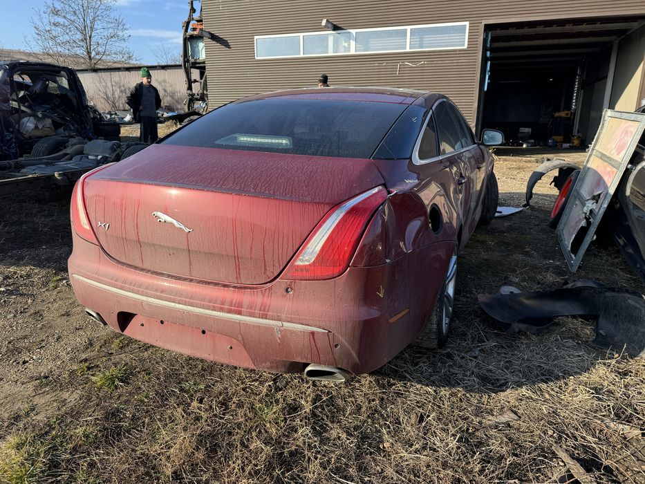 Dezmembrez Jaguar XJ 3.0D 2011