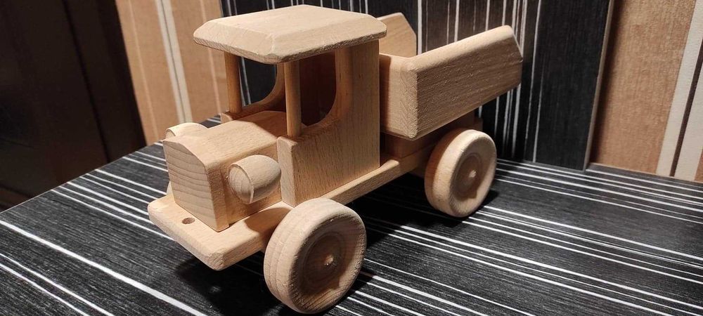 Дървено камионче самосвал РЕТРО