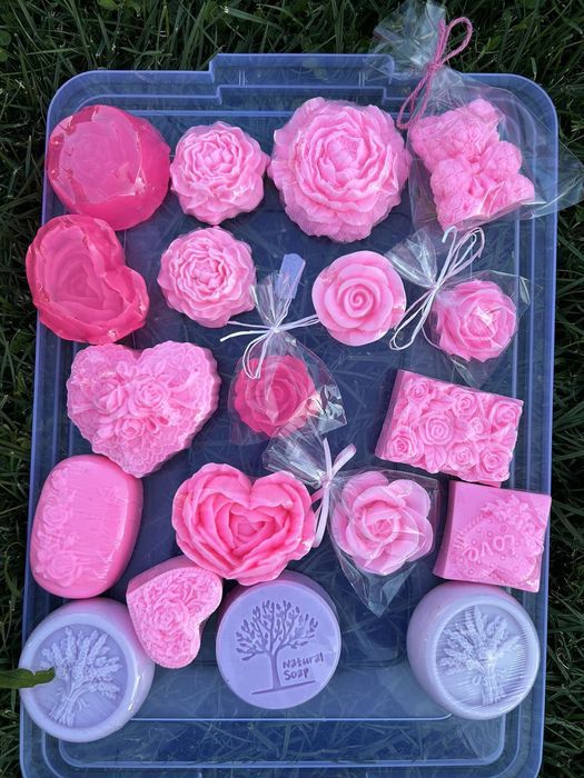Ръчно изработени сапуни от лавандула и маслодайна роза