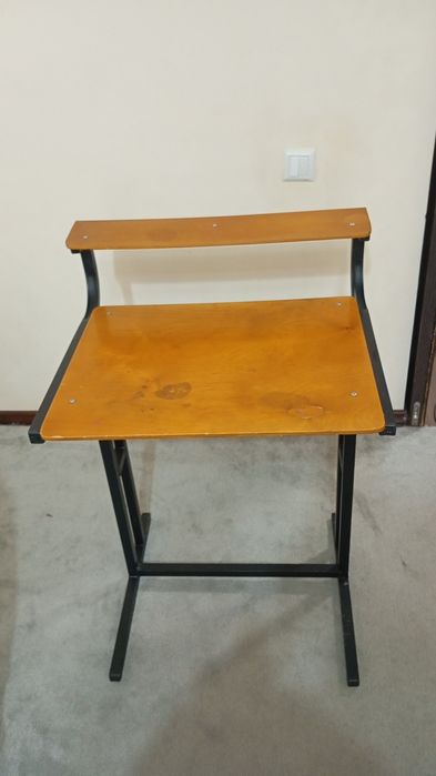 школьная парта для учебы