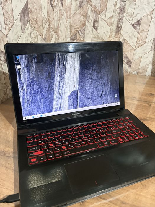 Ноутбук Lenovo IdeaPad Y500