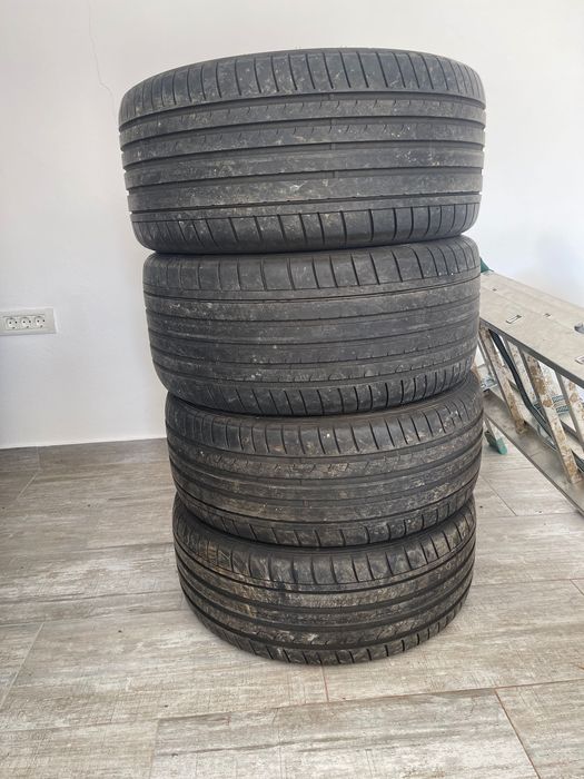 Vând 4 cauciucuri  Dunlop r19, doua dimensiuni 245/45/19 și 275/40/19