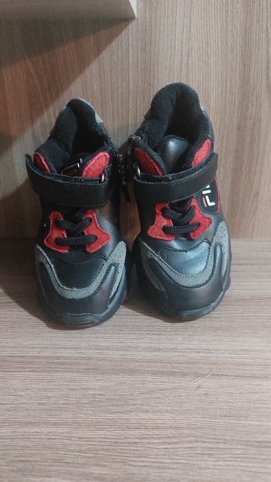 Три пары обуви на мальчика/девочку