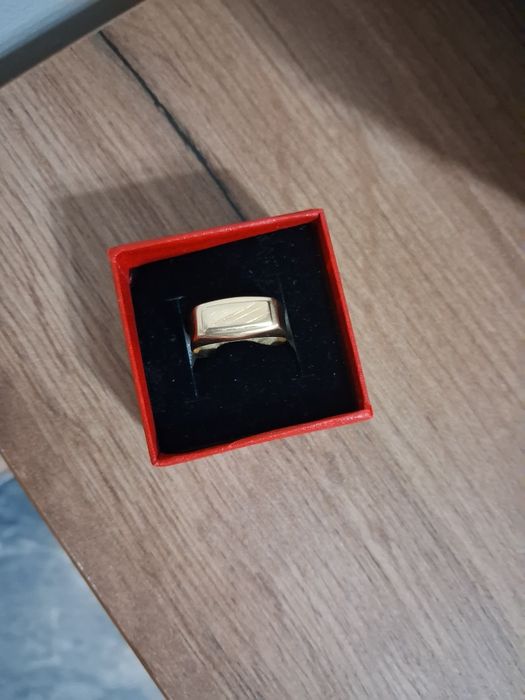 Продам свой золотой мужской перстень. Состояние идеальное!