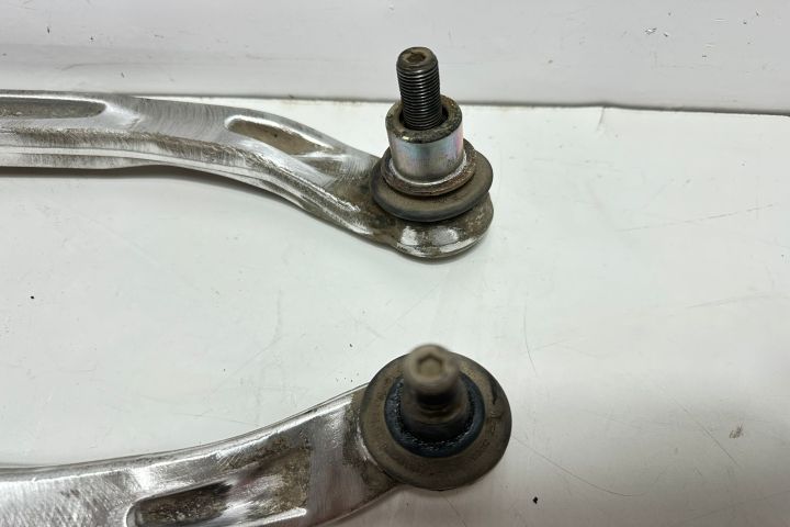 Set brate fata inferioare Audi A6 4F/C6