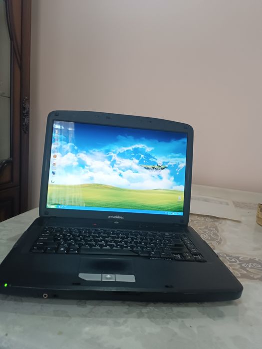 E machines notebook sotiladi