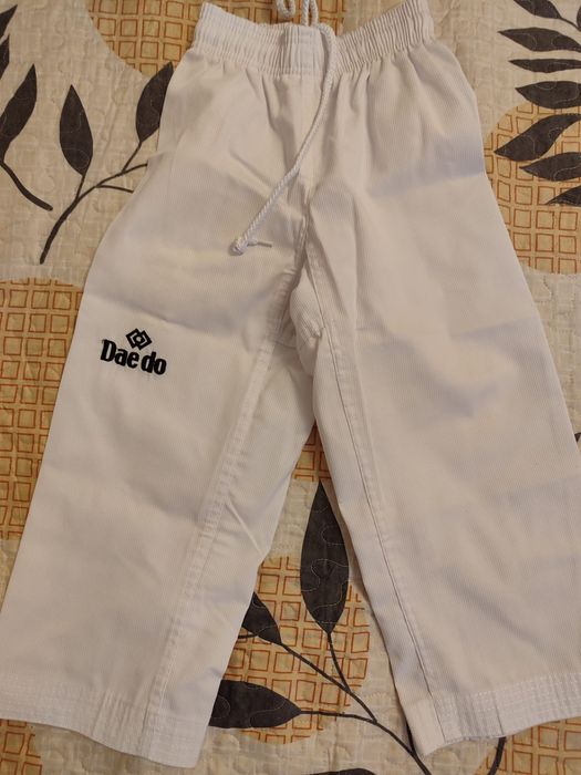 Echipament costum KARATE / TAEKWONDO  pentru  copii, NOU, marimea  100