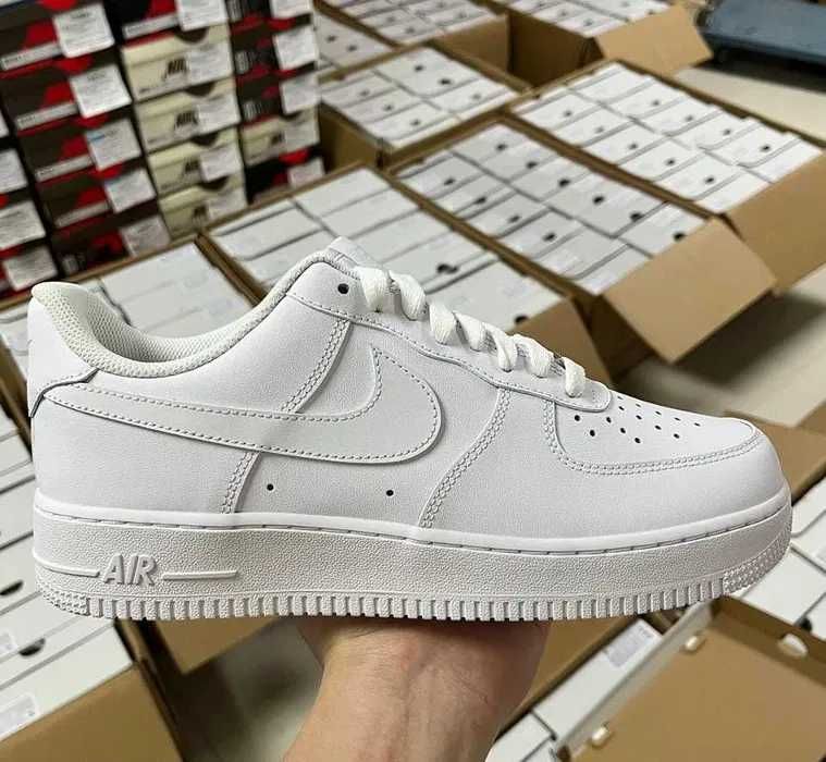 Nike Air Force 1 White and Black Оригинални