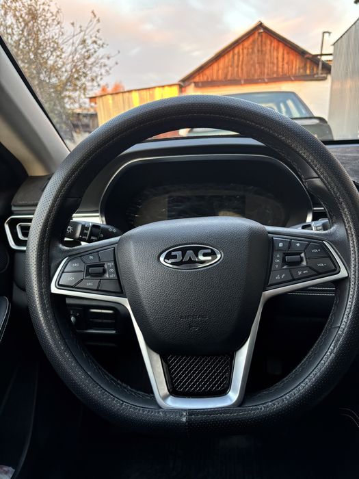 Продам машину JAC J7