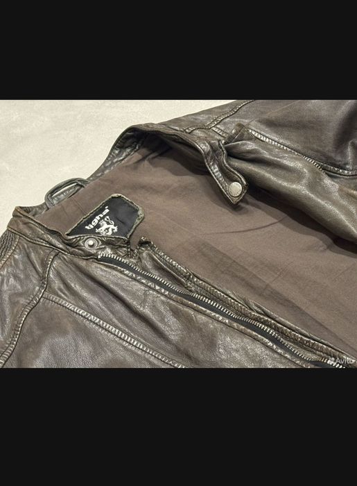 Продаю кожаную куртку TIGHA оригинал покупался в Берлине