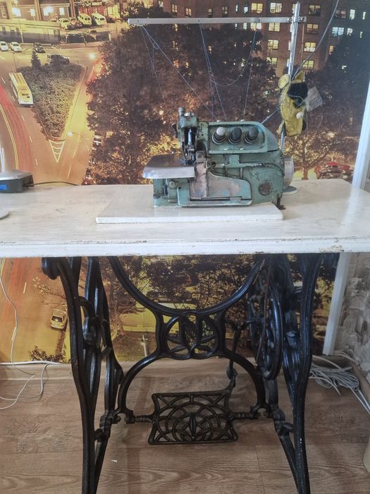Продам оверлок японский, ножной