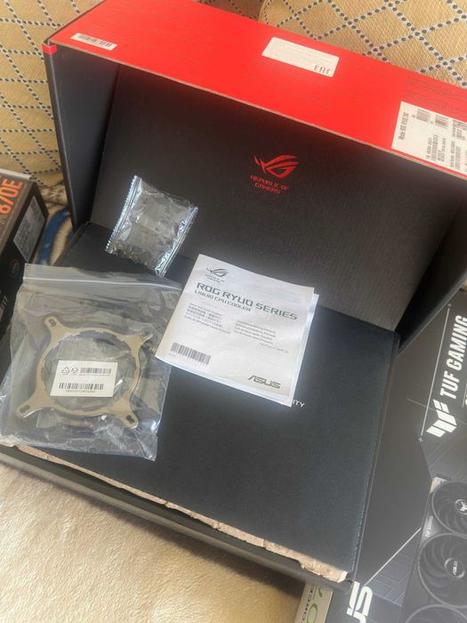 ASUS ROG Ryuo 240 водяное охлаждение