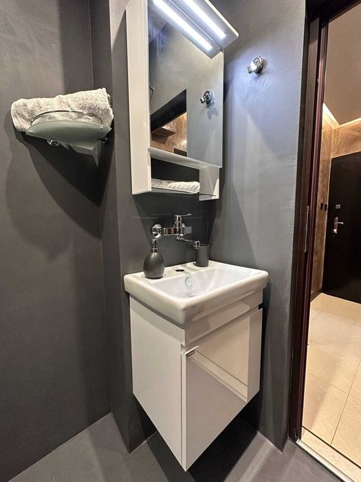 Дава се под наем Двустаен апартамент в Бургас, Център - 60 кв.м за 765 € - Снимка #5