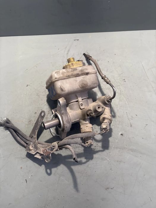 Vas lichid frana Volkswagen VW Golf 2000 1.9 SDI MT (68 hp)