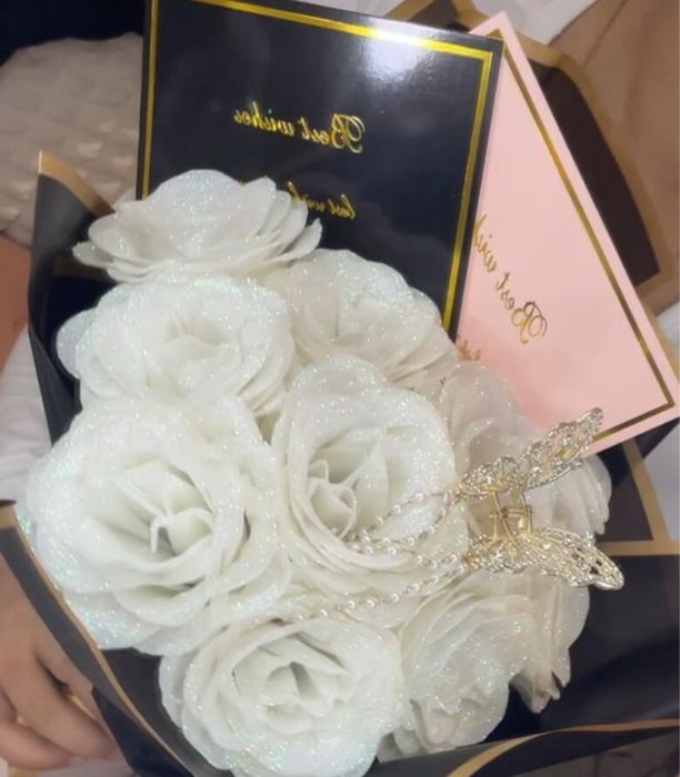 Вечни букети от брокатени рози,сатенени рози,фоам рози