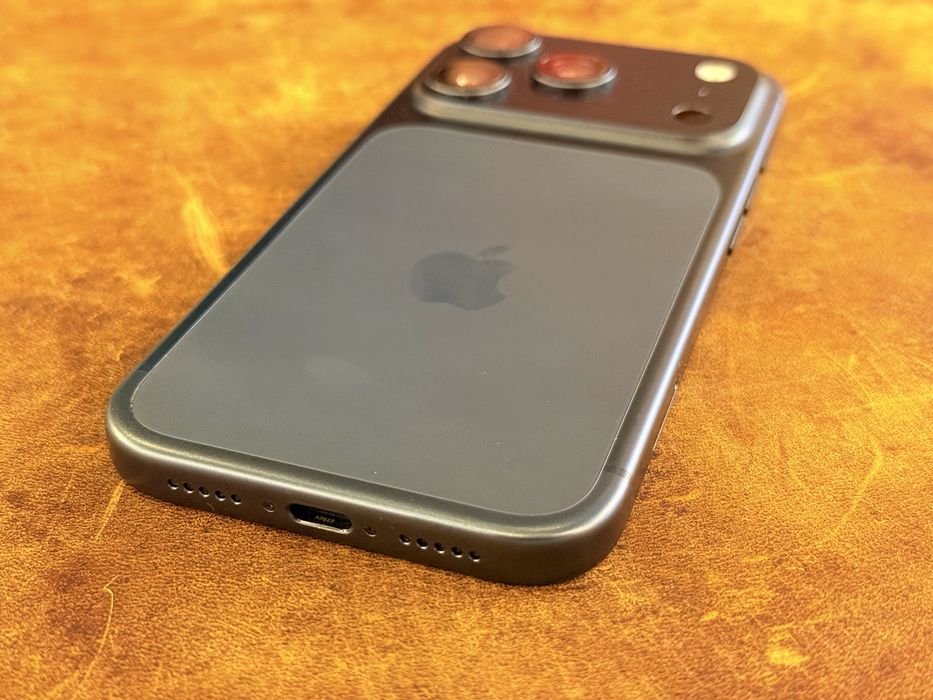 iPhone 17 Pro 15 зареждания!!!