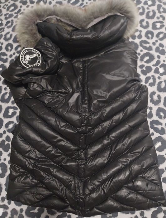 Дамско яке с качулка