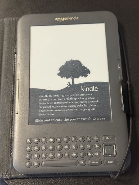 Amazon Kindle Touch 4th Gen, Amazon Kindle Keyboard D00901 3rd