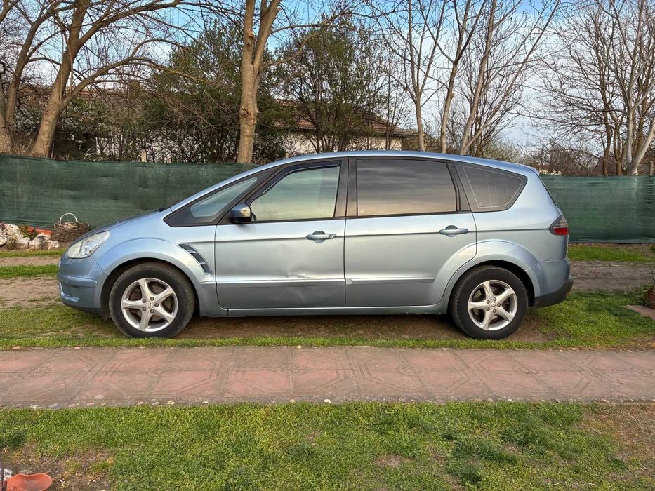 Продавам Ford S-Max