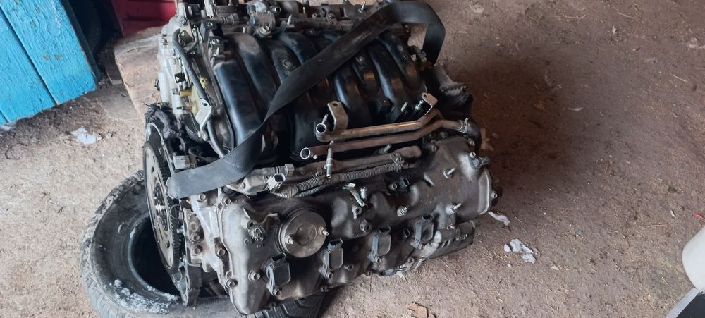 Двигатель  на запчасти  от LS  460