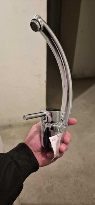 Продавам смесител за мивка Iна nter Ceramic