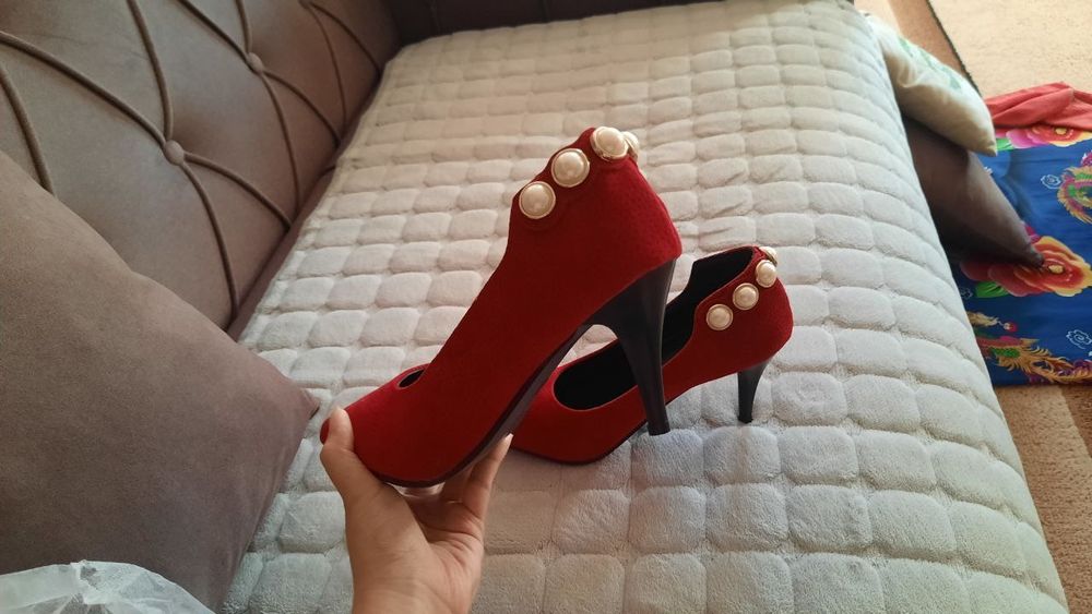 Продам туфли новые