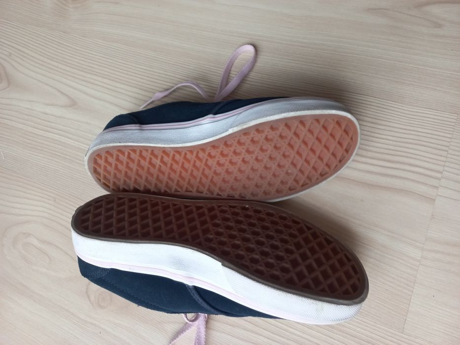 Pantofi sport Vans piele intoarsa 35