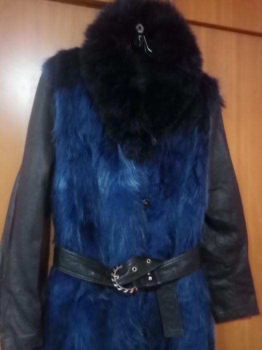 Шубка демисезонная Мех крашеный енот. Р 48-50 г. Рукава  - перчат